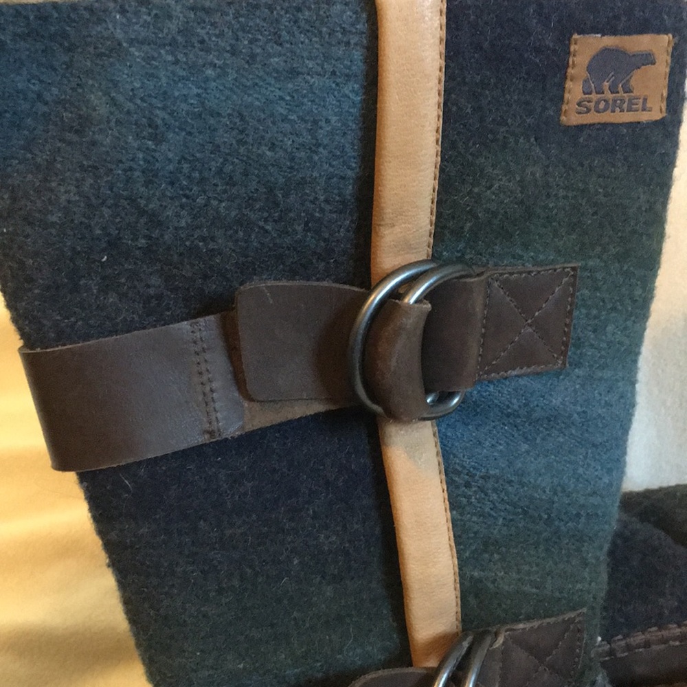 Sorel One Of A Kind Color Sample Wool Wrap Boot - Picture 3 of 7